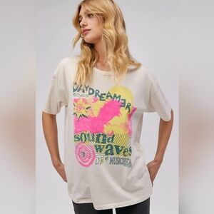 NWT Daydreamer Sound Waves Tee